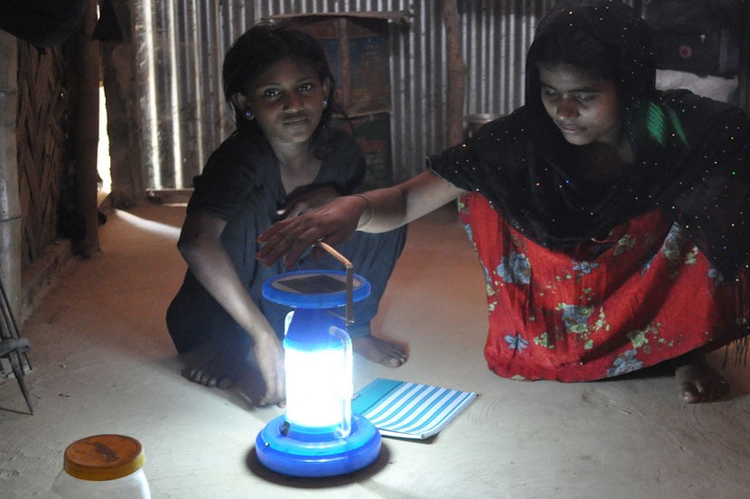 Solar lighting can deliver major development and climate ben
